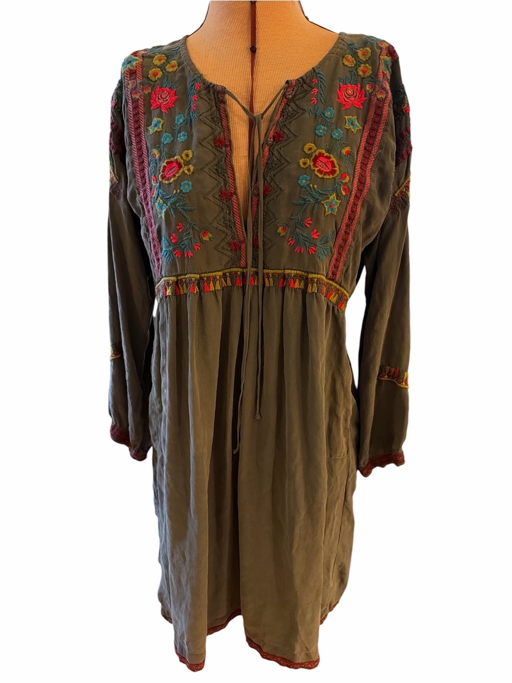 Johnny Was BIYA line 100% silk Embroidered Long Sleeve Tunic Dress